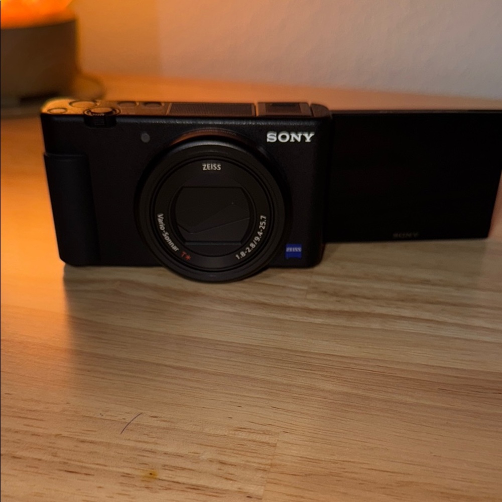 Sony z-v1 camera like new (2023)